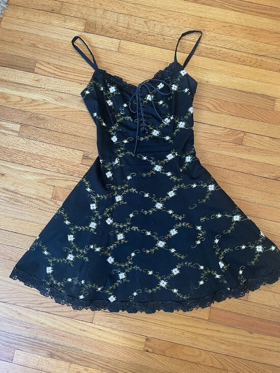 Betsey Johnson Dresses & Skirts - Betsey Johnson Y2K Black Floral Embroidered Mini Dress Spaghetti Strap Sz 0